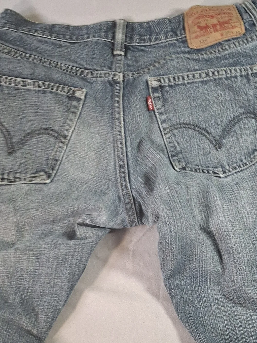 Levis relaxed fit