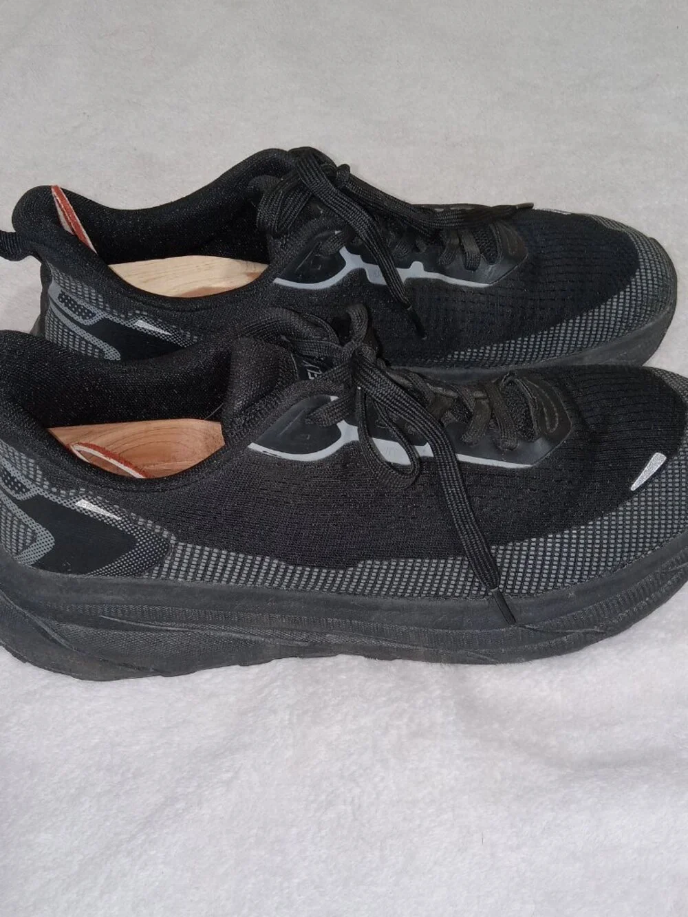 KRICELY Men's Trail Running Shoes Black Mesh Hiking Sneakers EU 45 US 11 R008