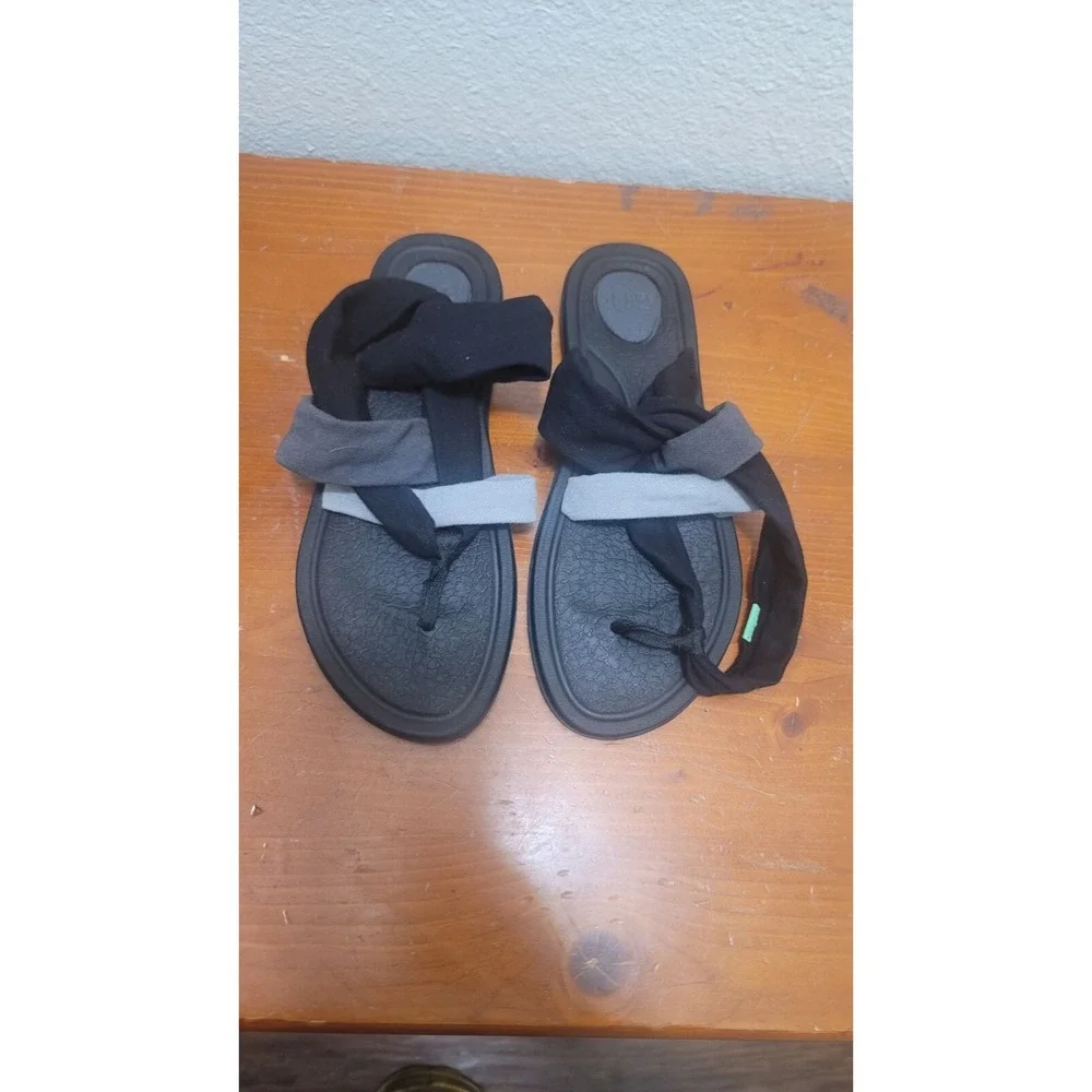 Sanuk yoga sling