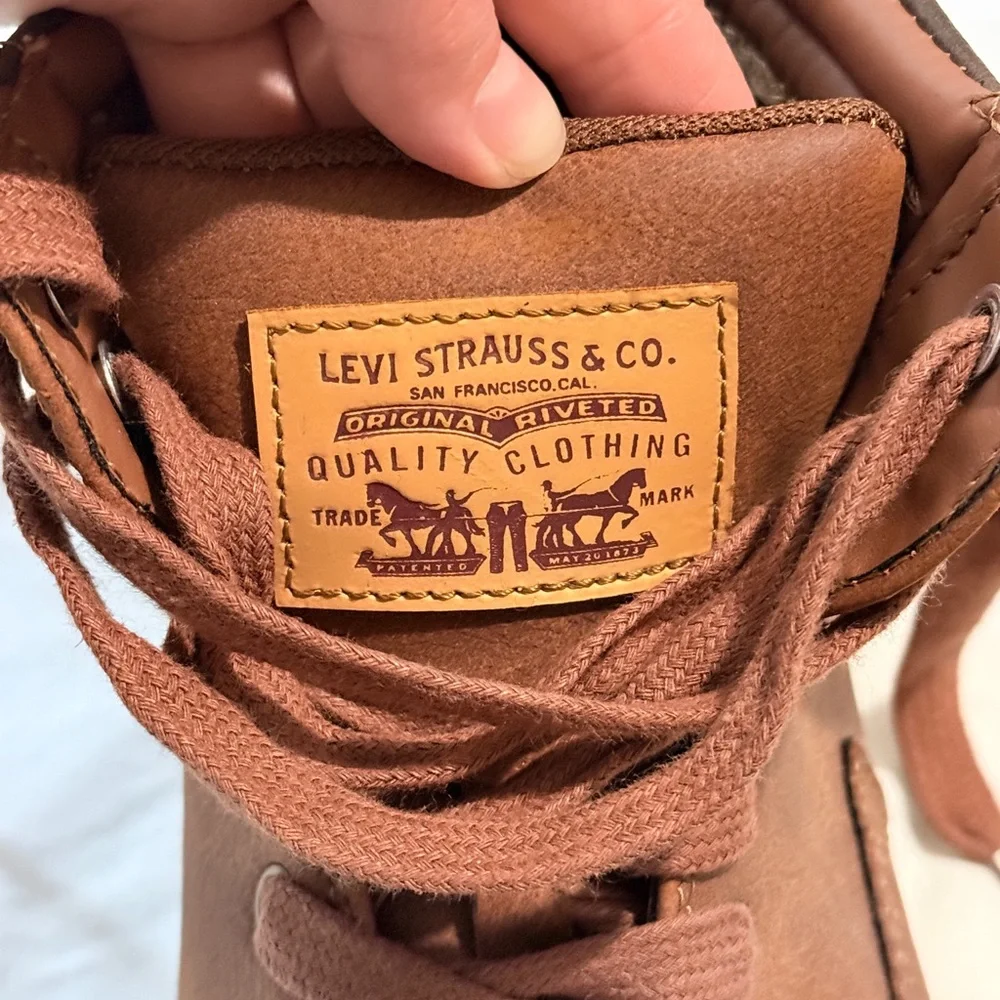 Levis levi men