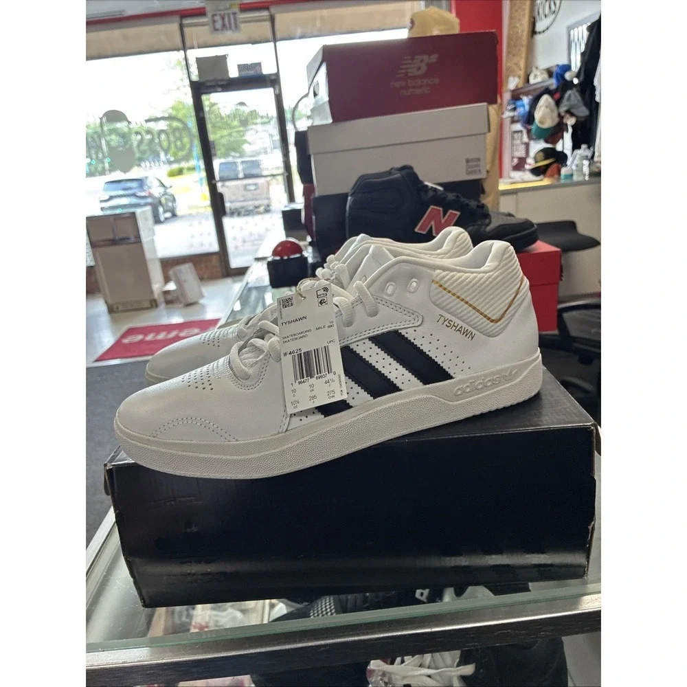 adidas Tyshawn Cloud White Core Black Gold Men Skate Boarding Shoes IF4625 10.5