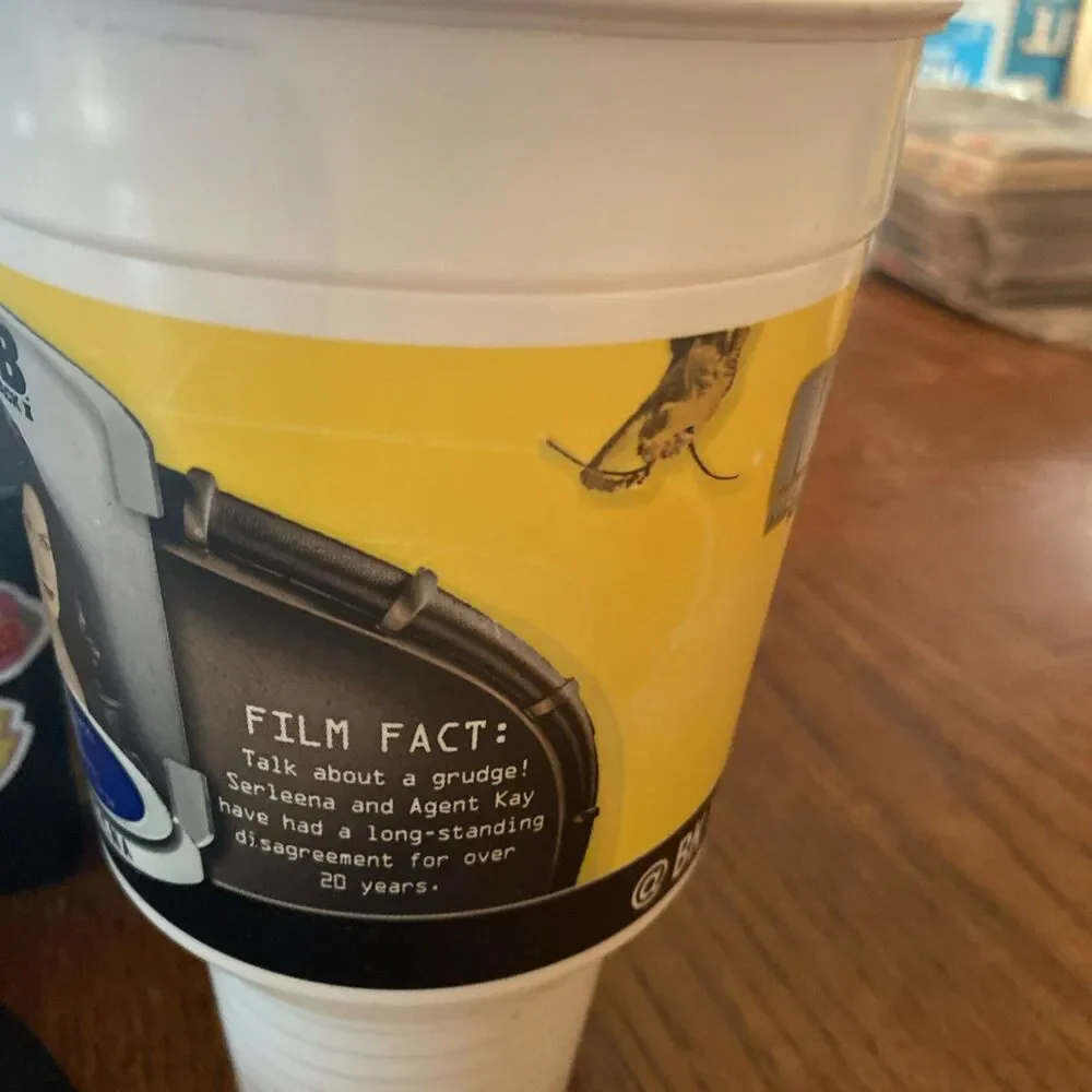 MEN IN BLACK II BURGER KING COLLECTOR'S CUP 2002 SERLEENA