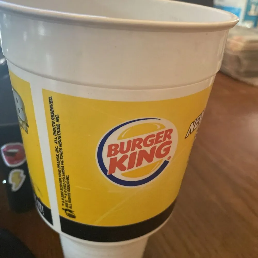 MEN IN BLACK II BURGER KING COLLECTOR'S CUP 2002 SERLEENA