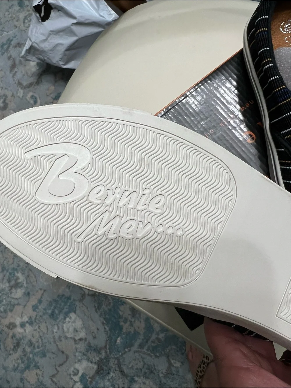 bernie mev. casual slip