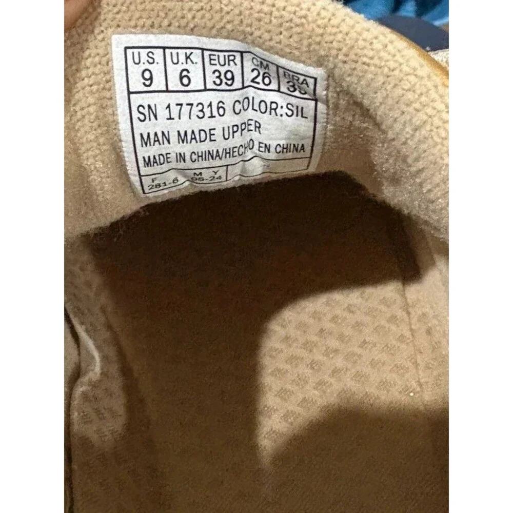 Skechers clean soles