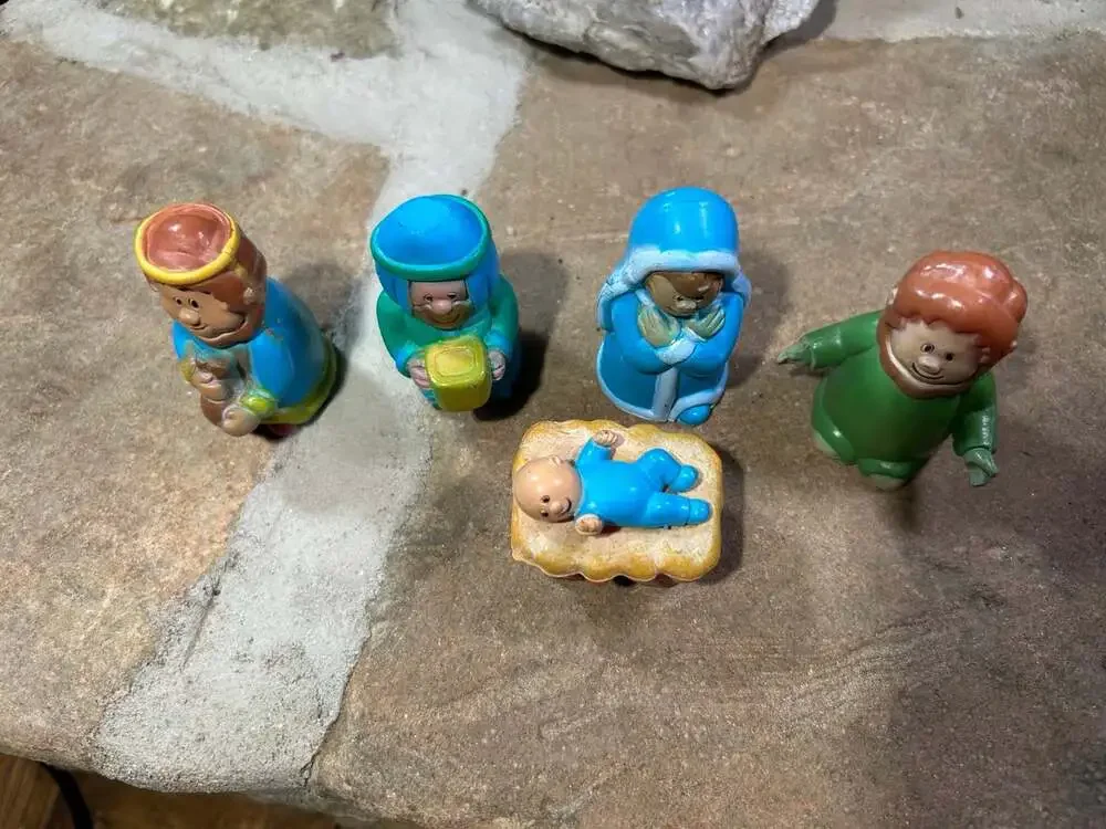 N/A plastic nativity