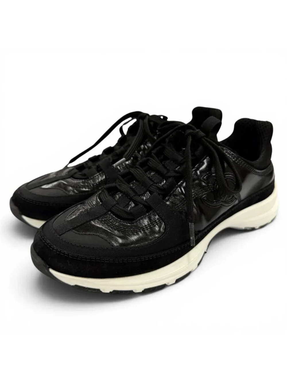 Chanel CC Logo Lace-up Leather Low-Top Sneakers Black