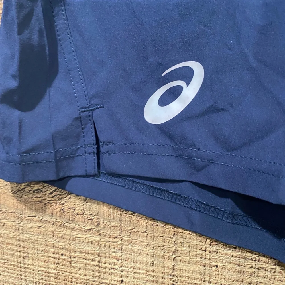 Asics these polyester