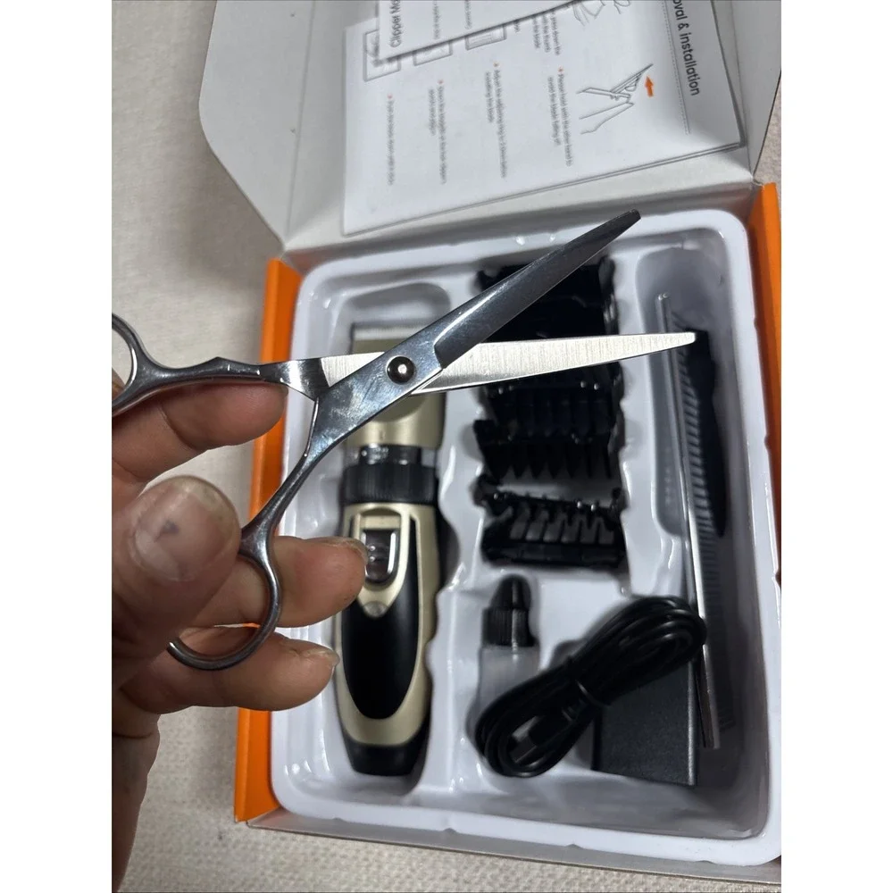 oneisall PRO Cordless Fur Clipper Kit with Comb Guides & Charging Cable