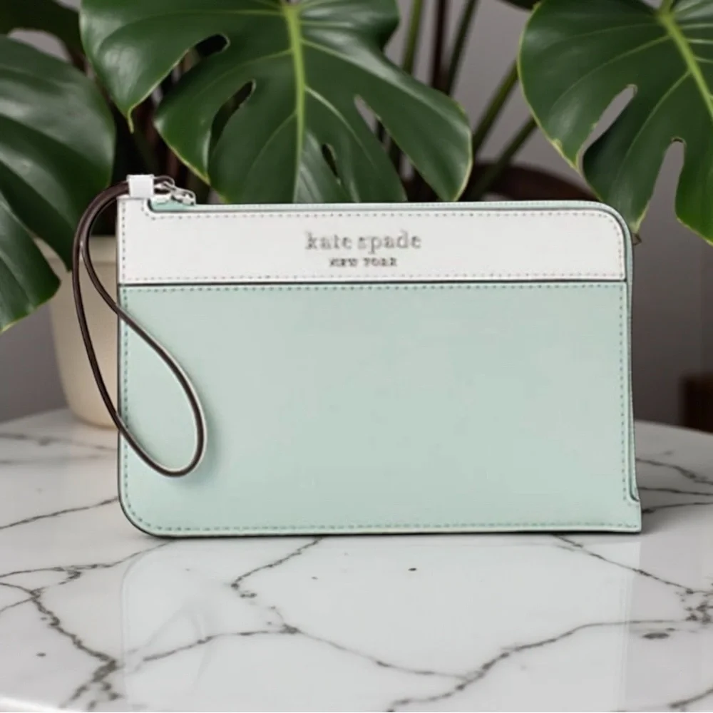 ♠️KATE SPADE ♠️Mint/White Colorblock Cameron Medium L-Zip Wristlet/NWOT