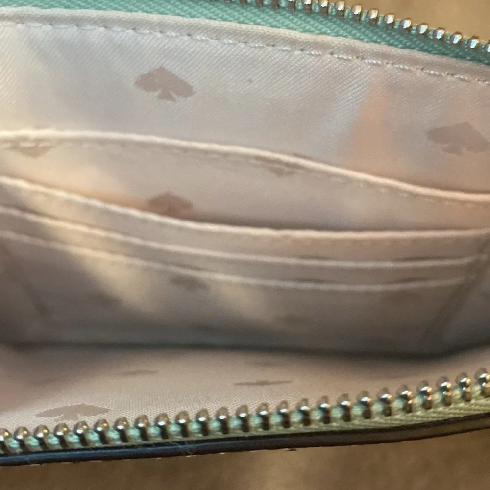 ♠️KATE SPADE ♠️Mint/White Colorblock Cameron Medium L-Zip Wristlet/NWOT