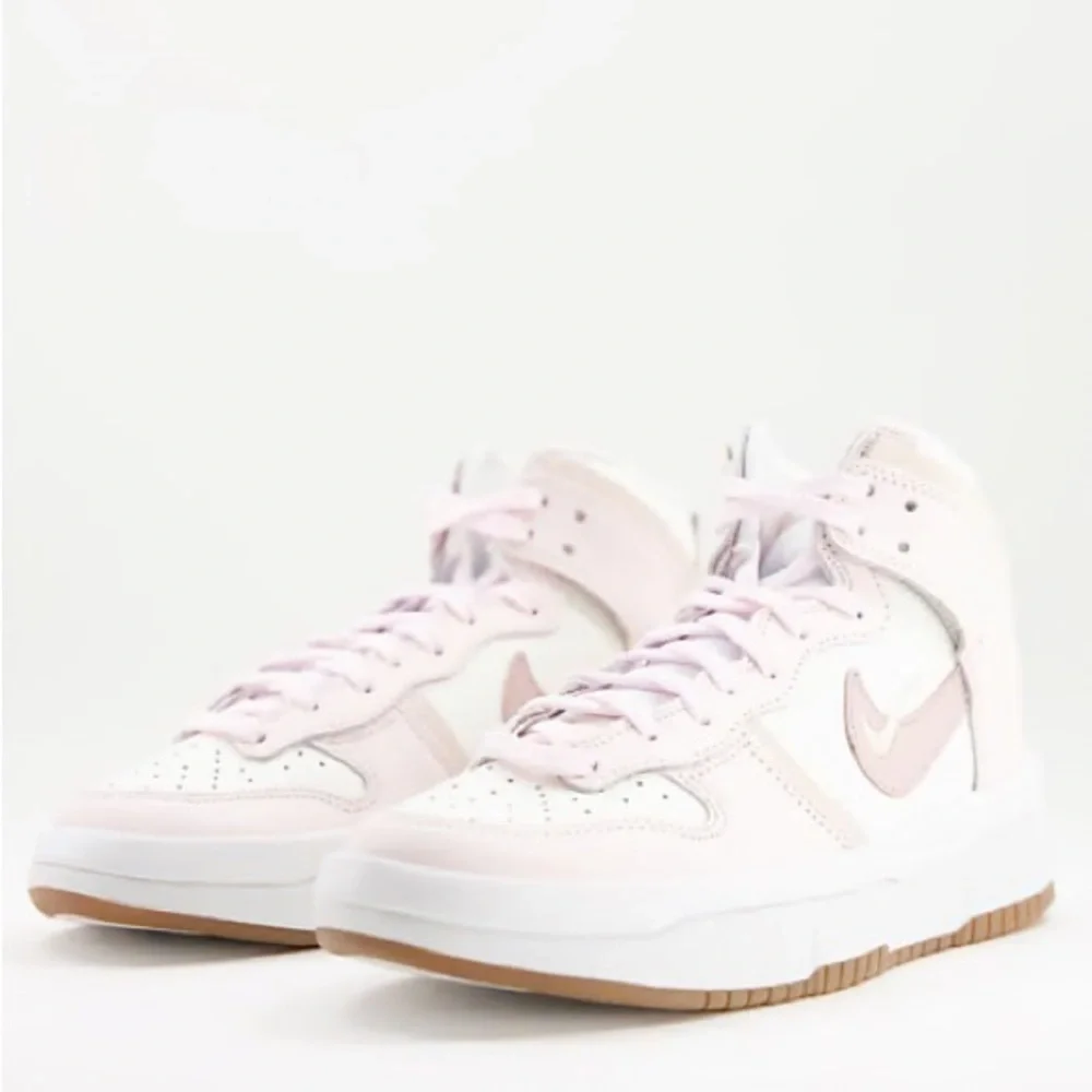 Nike preworn still