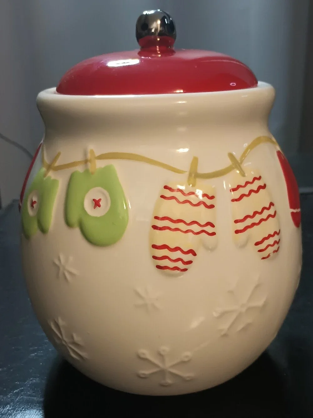 Hallmark‎ Ceramic Holiday Cookie Jar with Red Lid and Mittens