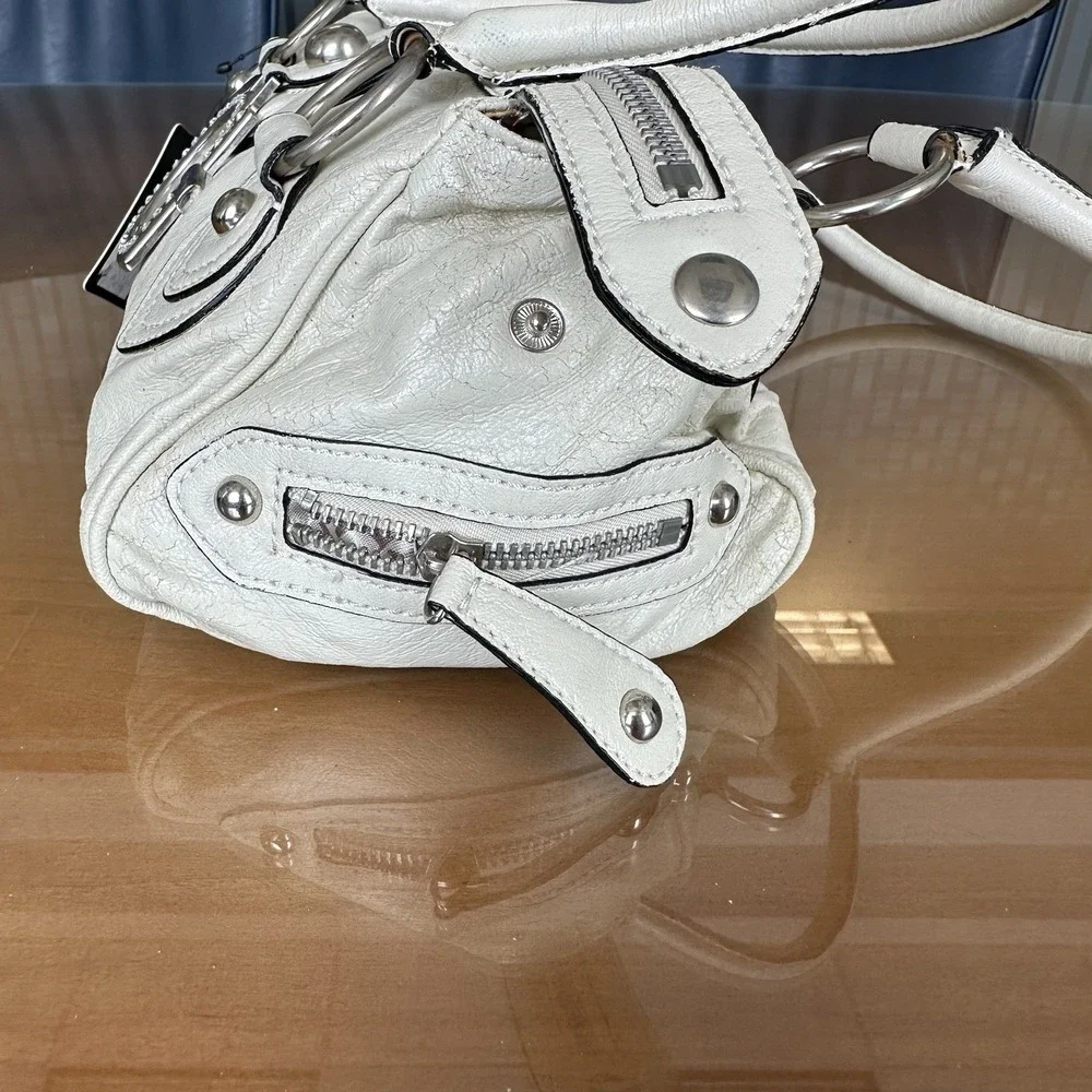 Guess chic satchel