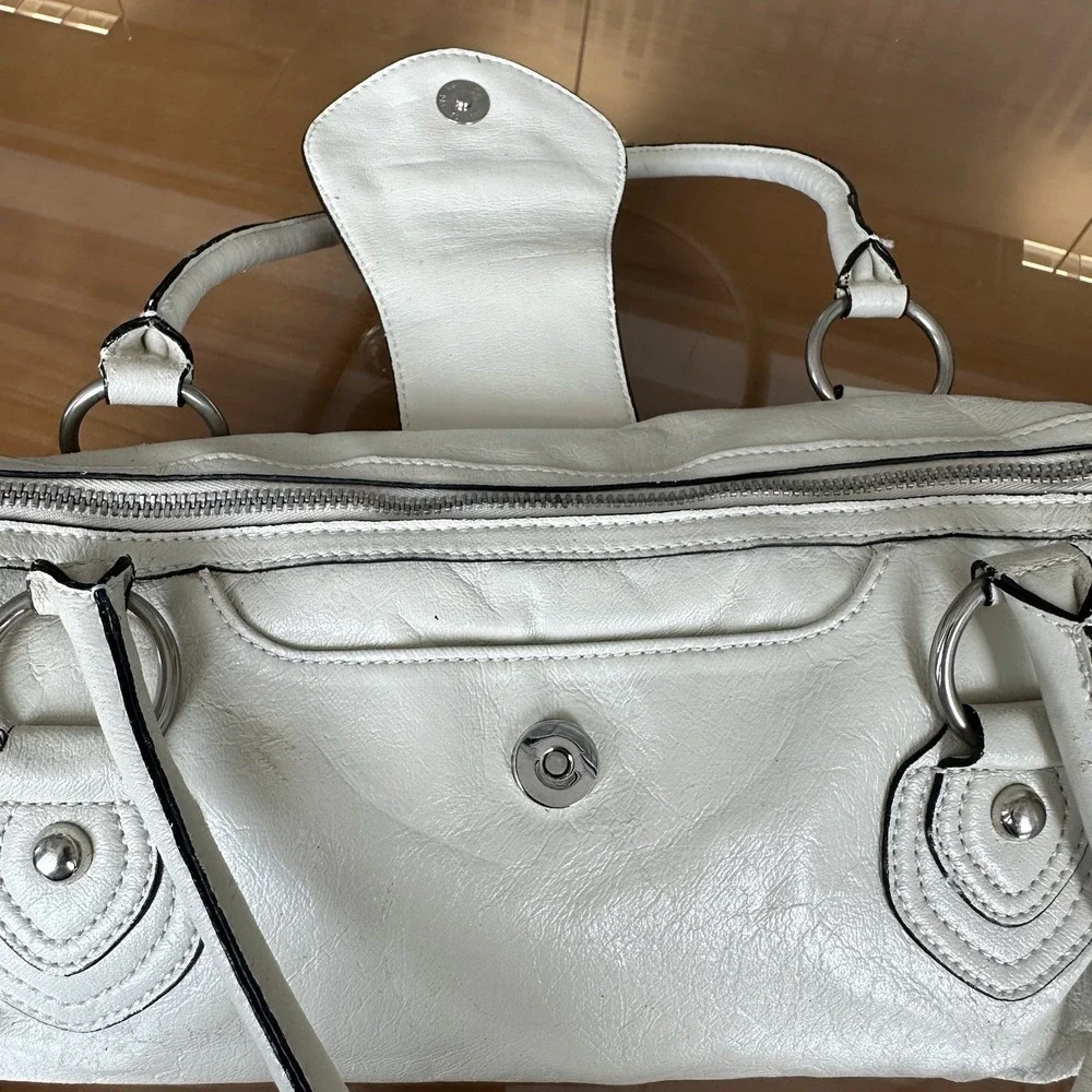 Guess chic satchel