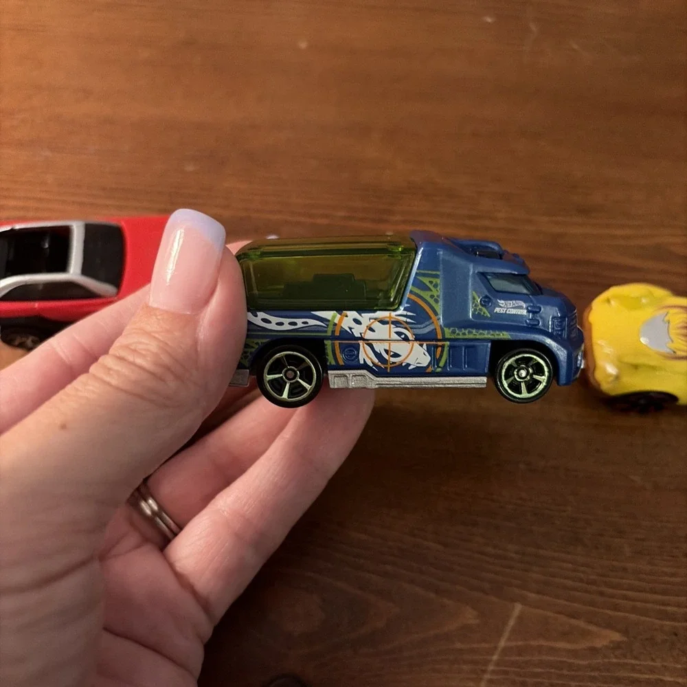 Hot Wheels preowned please
