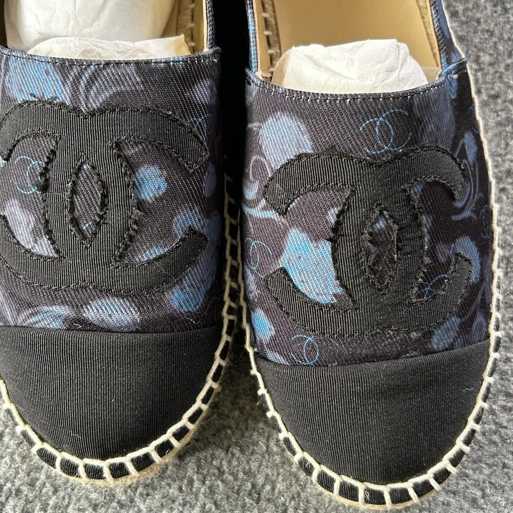 CHANEL authentic cc