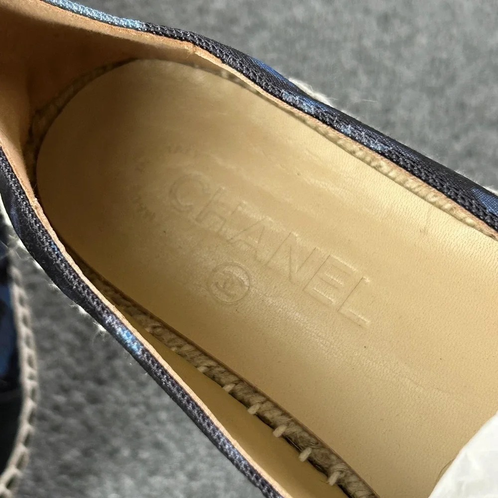 CHANEL authentic cc