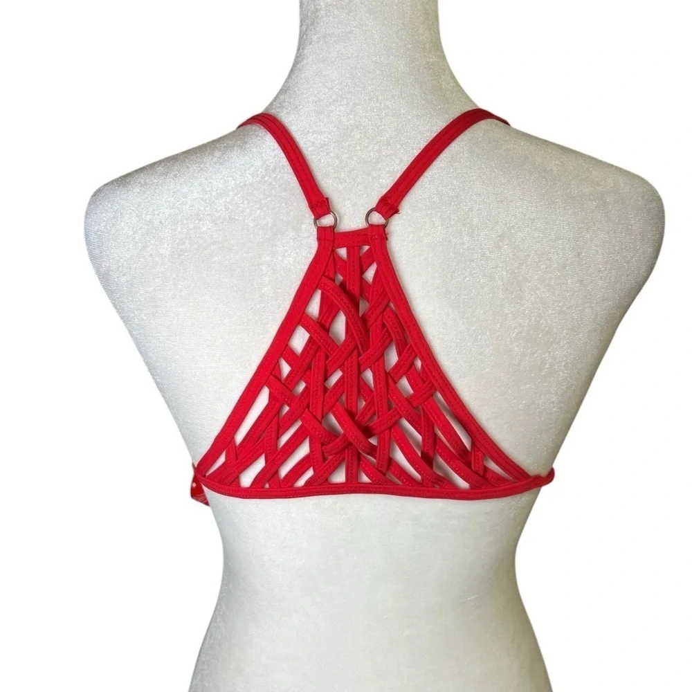 Red Carter back triangle 100